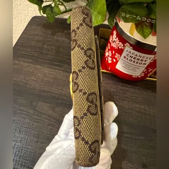 ⭐️Gucci Eclipse Compact Canvass Wallet Gold Tone Hardware 2 Snap Closures - Picture 12 of 15